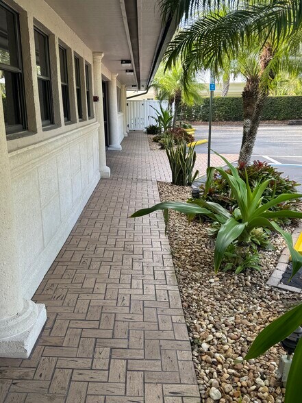More Photos Of 835 SE Osceola St, Stuart Office Residential For Sale