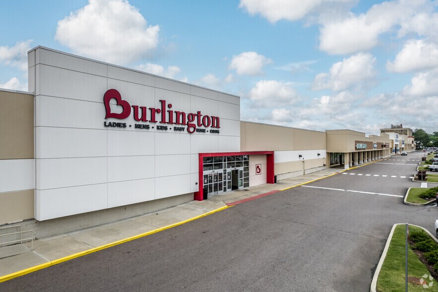 Primary Photo Of 5016-5074 Park Ave, Memphis Coworking Space