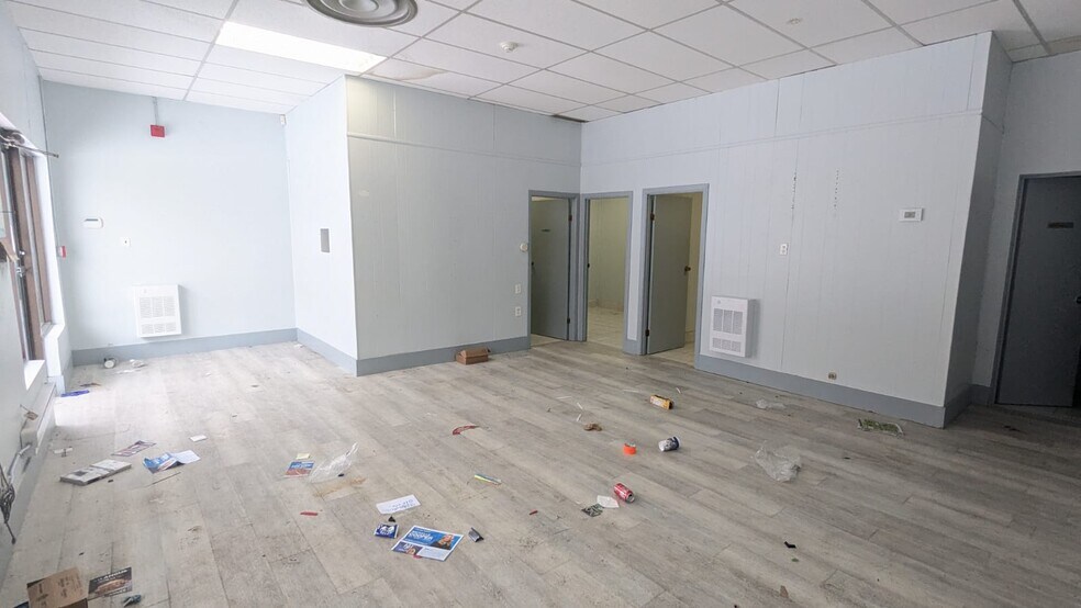 More Photos Of 109 Lotherton Ptway, Toronto Storefront Retail Residential For Lease