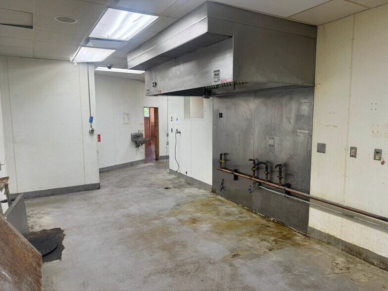 More Photos Of 1504 Center Ave W, Dilworth General Retail For Sale
