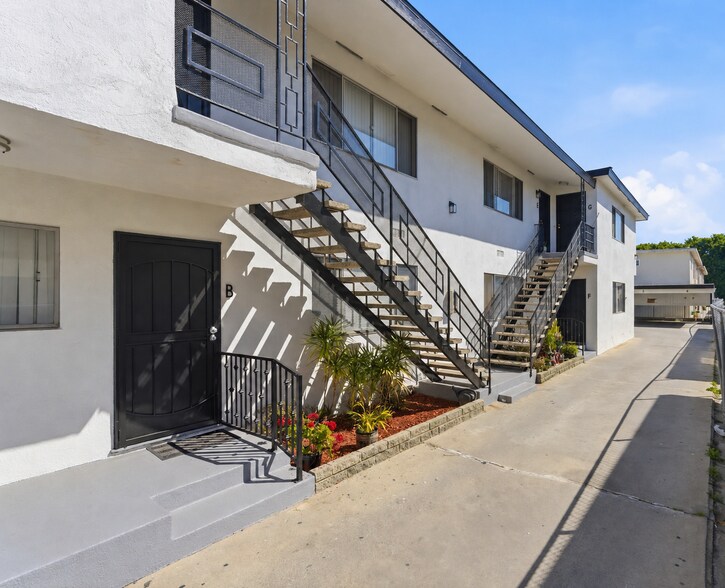 More Photos Of 11936 Grevillea Ave, Hawthorne Apartments For Sale