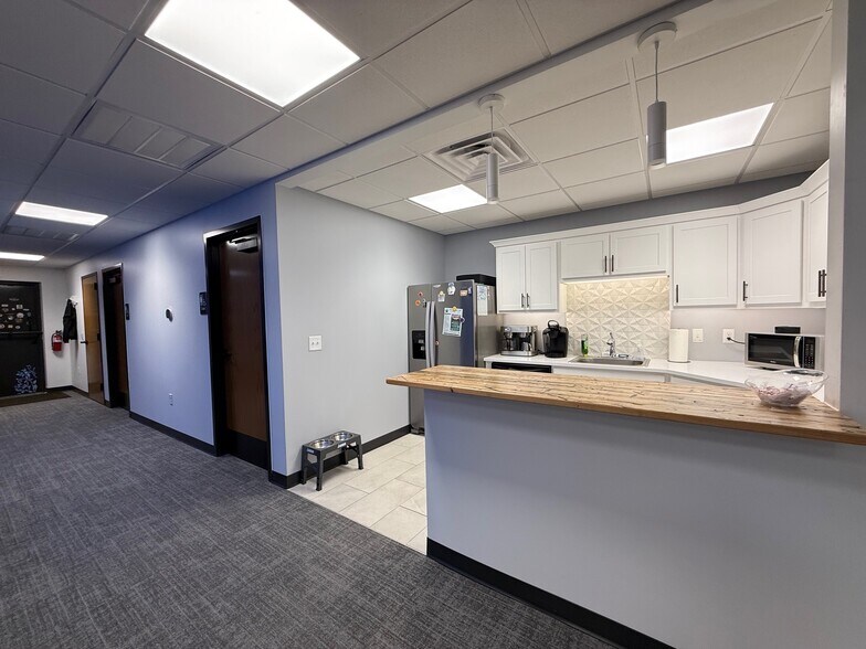 More Photos Of 425 W Gray St, Norman Office For Sale