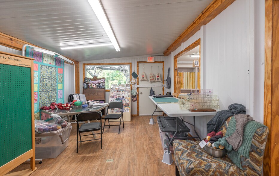 More Photos Of 404 MO-72, Rolla General Retail For Sale