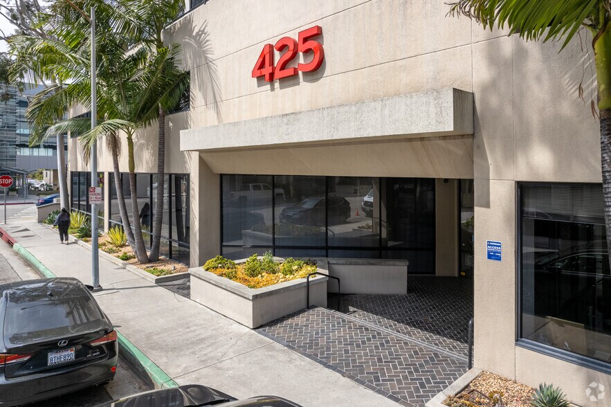 More Photos Of 425 E Colorado St, Glendale Office For Lease