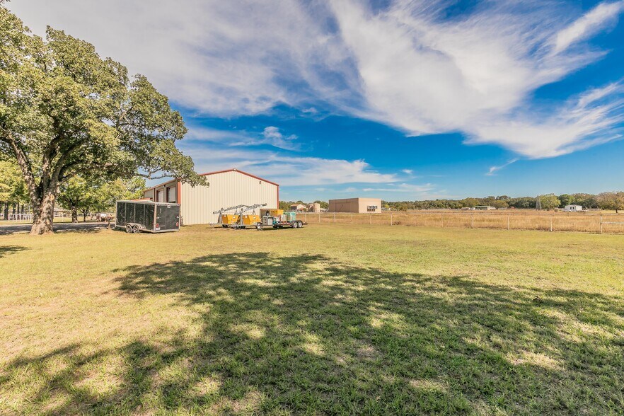 More Photos Of 327 County Road 4851, Newark Industrial For Lease
