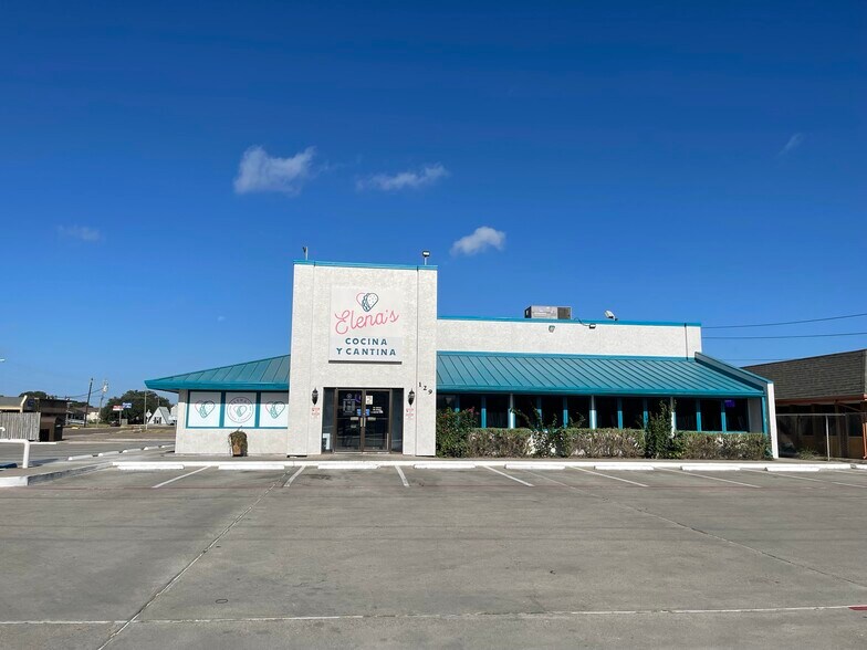 More Photos Of 109 S US Highway 77 Byp, Kingsville Restaurant For Sale