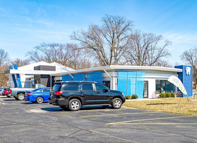 More Photos Of 14911 In-23, Granger Auto Repair For Sale