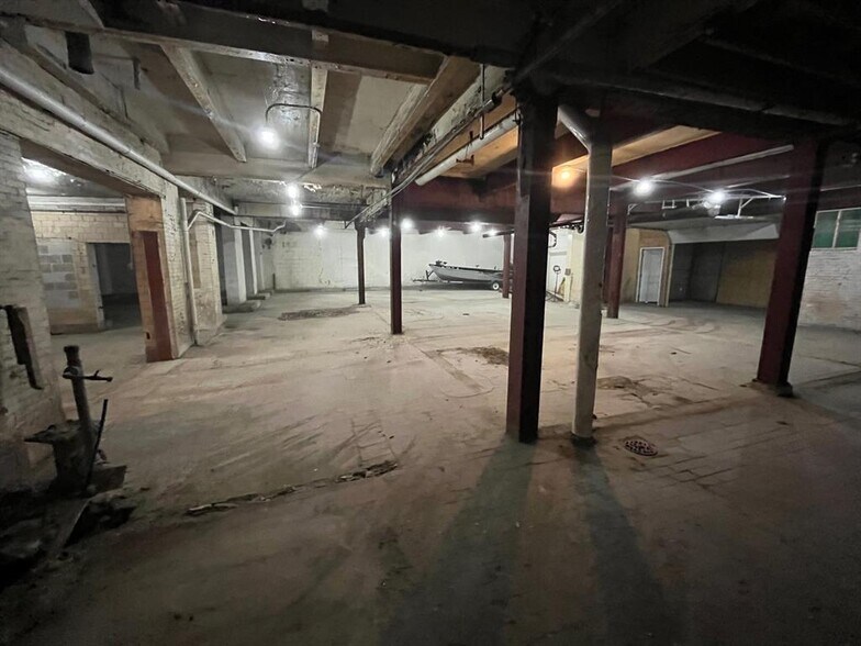 More Photos Of 53 Canal St, Greenville Manufacturing For Sale