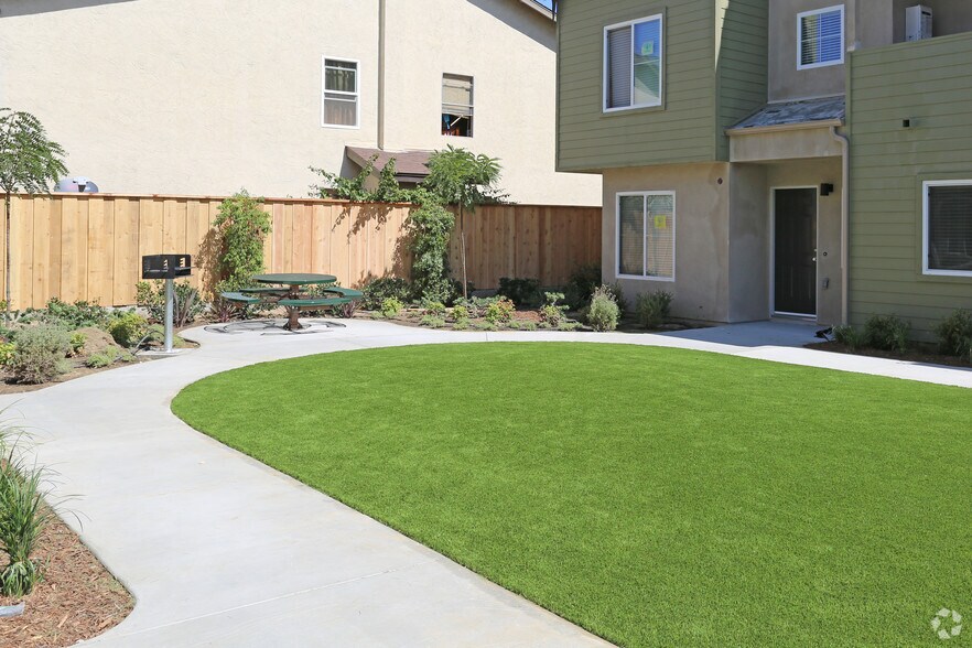 More Photos Of 307 Sycamore Rd, San Ysidro Apartments For Sale