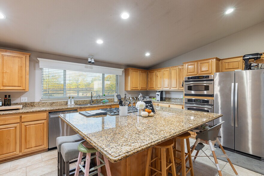 More Photos Of 3106 Golden Gate Dr, Napa Flex For Sale