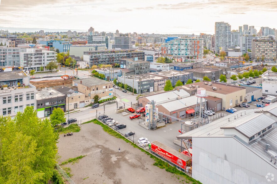 More Photos Of 270-282 E 1st Ave, Vancouver Warehouse For Lease