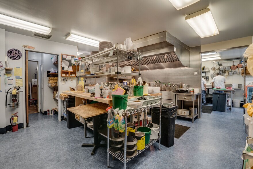 More Photos Of 729 NE 3rd St, Mcminnville Restaurant For Sale