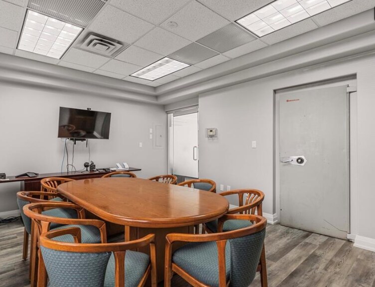 More Photos Of 361 King St, Midland Office For Lease