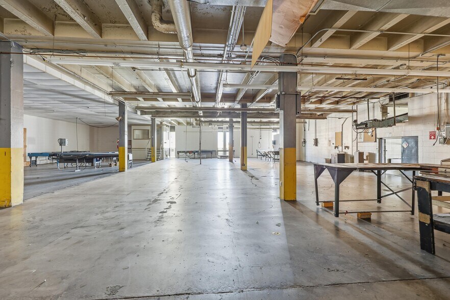 More Photos Of 117 E 4th St, Joplin Office For Sale