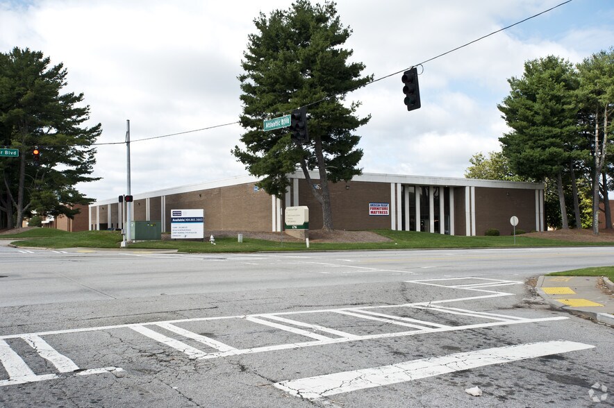 More Photos Of 6796 Jimmy Carter Blvd, Peachtree Corners Warehouse For Lease
