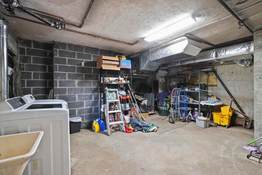 More Photos Of 72-41 Grand Ave, Flushing Medical For Lease