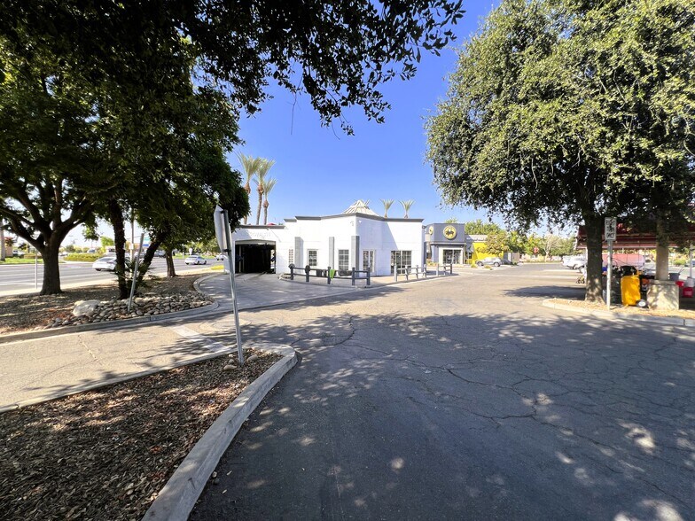 More Photos Of 1697 W Lacey Blvd, Hanford Carwash For Sale