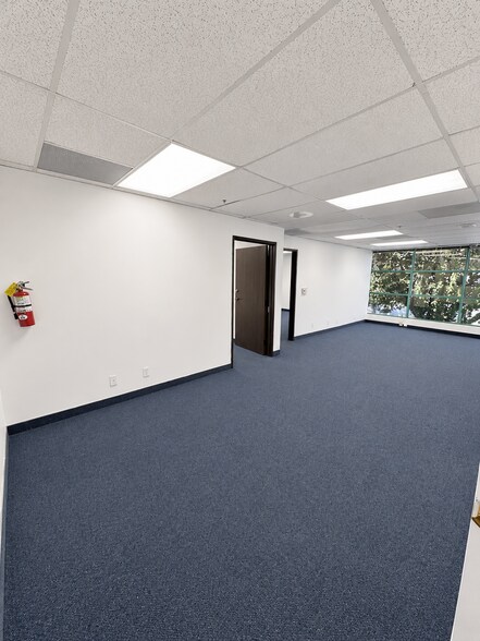 More Photos Of 24900 Anza Dr, Valencia Warehouse For Lease