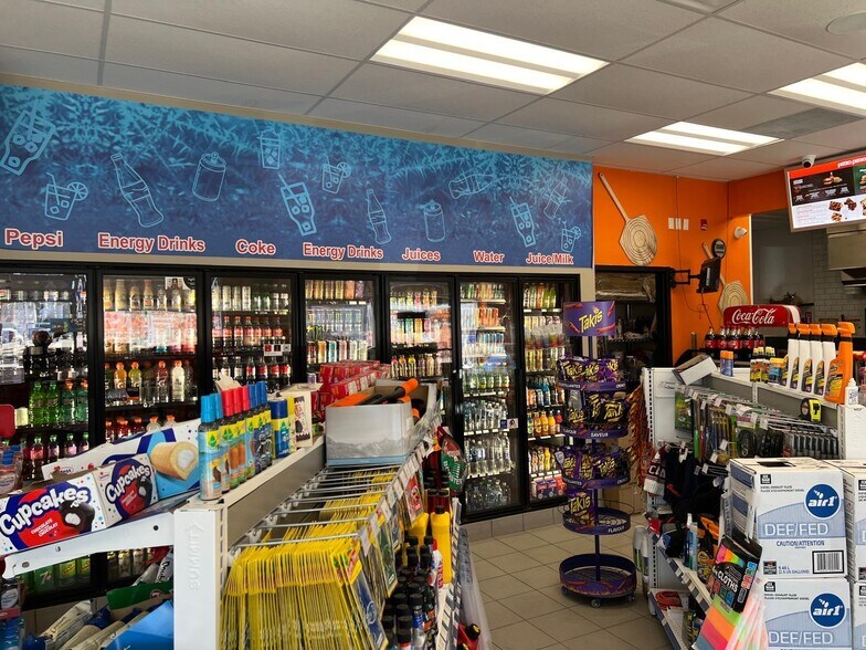 More Photos Of 40 Arthur St W, Thornbury Service Station For Sale