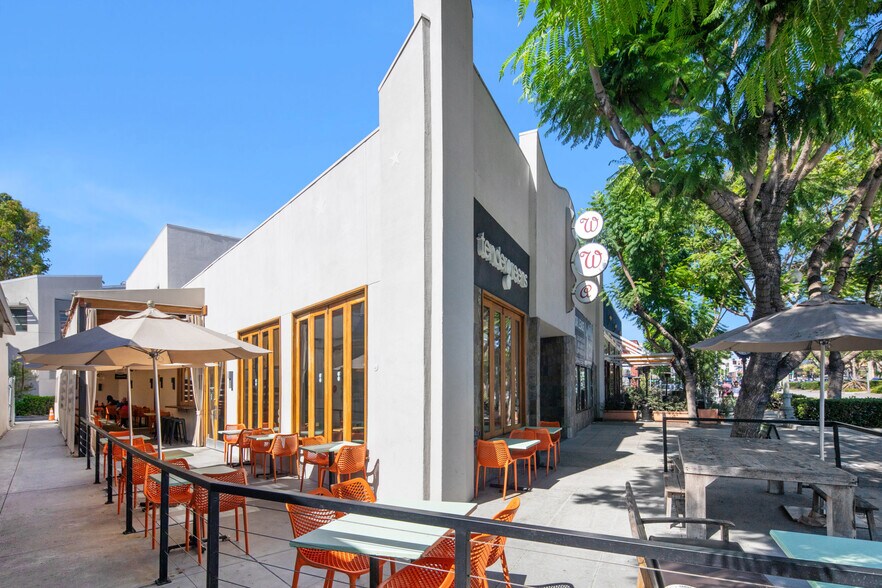 More Photos Of 9517-9523 Culver Blvd, Culver City Storefront For Sale