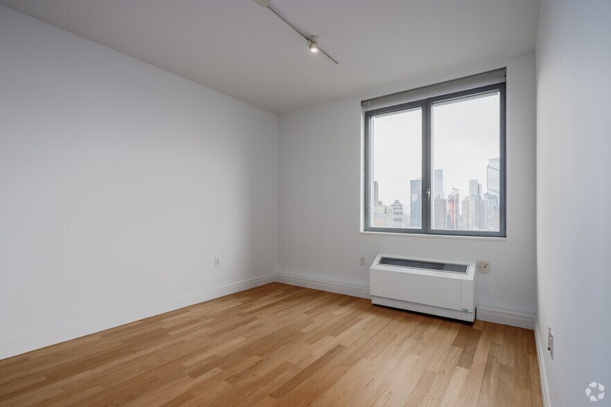 More Photos Of 550 W 54th St, New York Apartments For Lease