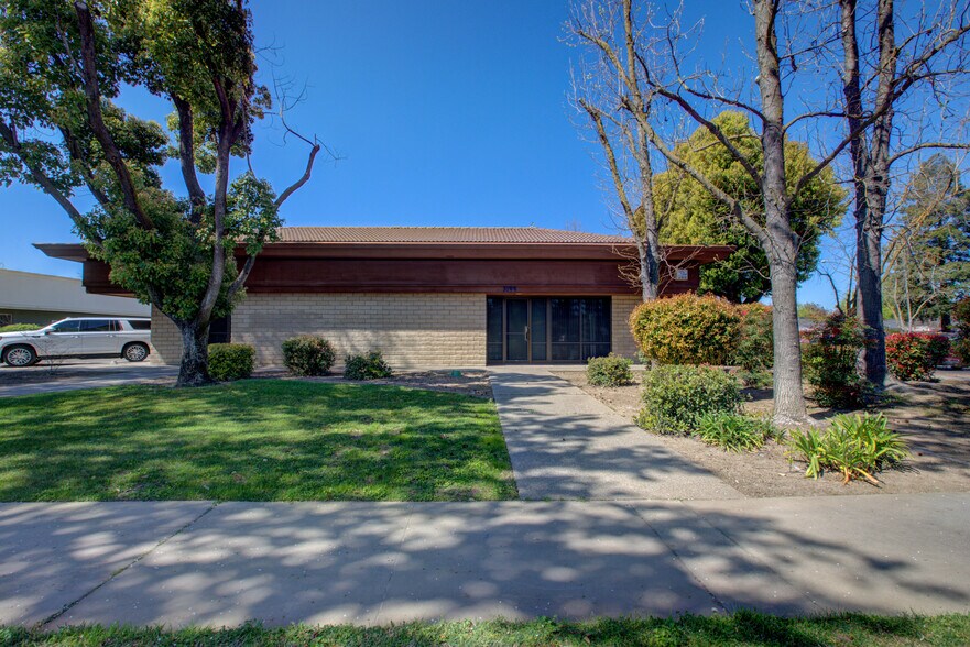 More Photos Of 3199 M St, Merced Office For Lease