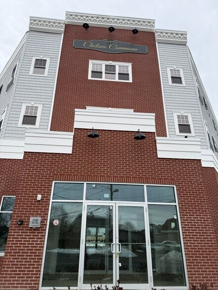 More Photos Of 227 4th Ave, Bay Shore General Retail For Lease