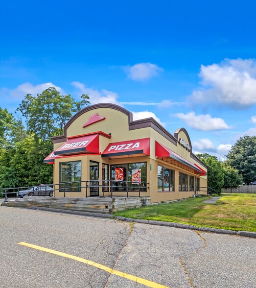 More Photos Of 875 Sabattus St, Lewiston Fast Food For Sale