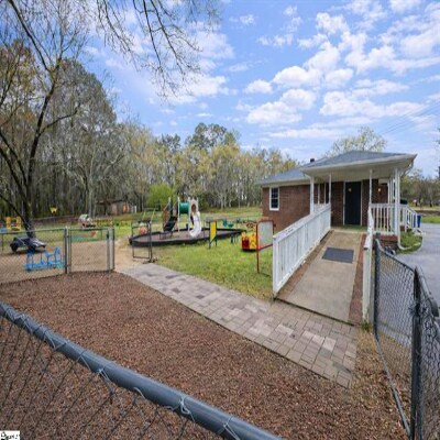 More Photos Of 615 Fairview St, Fountain Inn Office For Sale