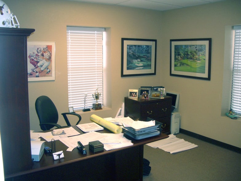 More Photos Of 13620 Immanuel Rd, Pflugerville Warehouse For Sale