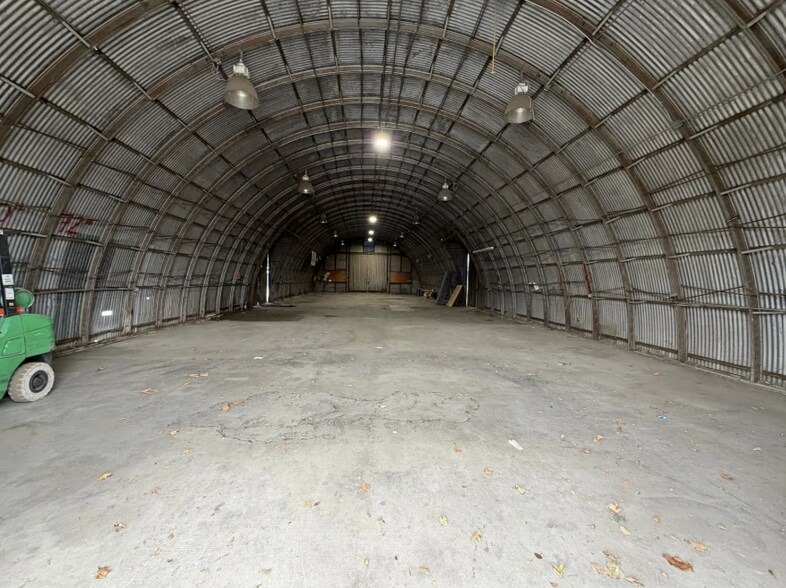More Photos Of 26011 Bouquet Canyon Rd, Santa Clarita Warehouse For Lease