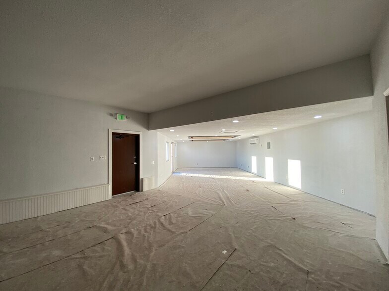 More Photos Of 817 Marshall St, Albert Lea Flex For Sale