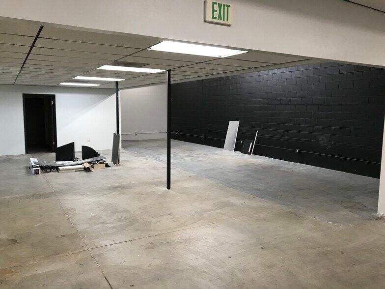 More Photos Of 1601 Reed St, Lakewood Warehouse For Lease