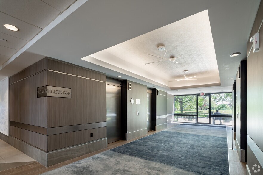 More Photos Of 3310 W Big Beaver Rd, Troy Unknown For Lease