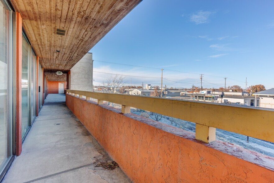 More Photos Of 10 N Washington St, Kennewick Office For Lease