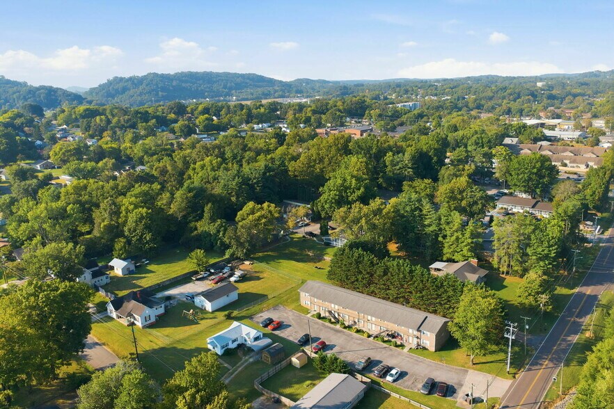 More Photos Of 706 E Inskip Dr, Knoxville Apartments For Sale