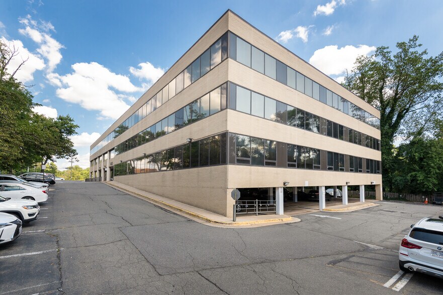 More Photos Of 7535 Little River Tpke, Annandale Office Residential For Sale