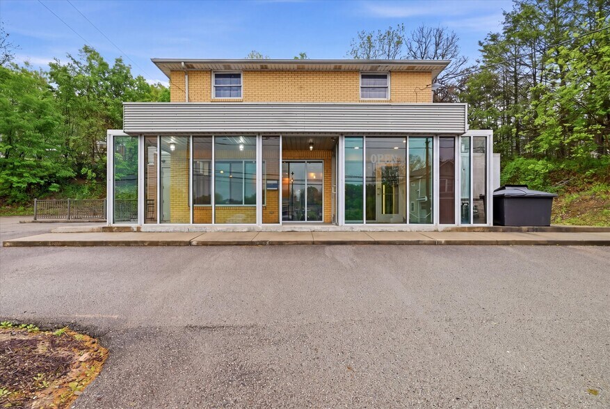 More Photos Of 1017 Highland Ave, Greensburg Restaurant For Sale