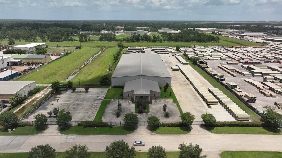 More Photos Of 19300 Oil Center Blvd, Houston Warehouse For Lease