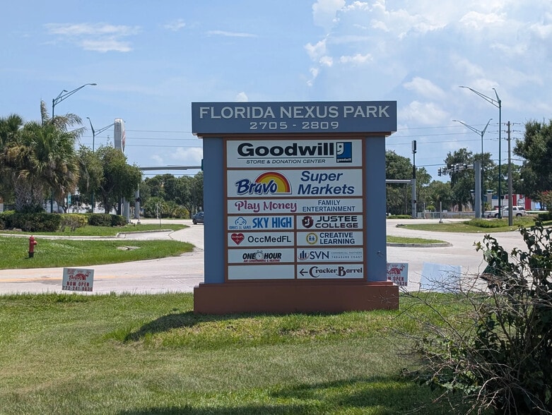 More Photos Of 2705-2819 Peters Rd, Fort Pierce Office For Lease