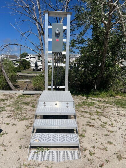 More Photos Of 101 Roanoke Ave, Morehead City Marina For Sale