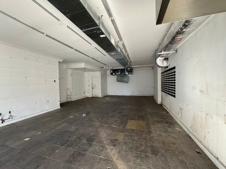 More Photos Of 462 3rd Ave, Brooklyn Storefront Retail Residential For Lease