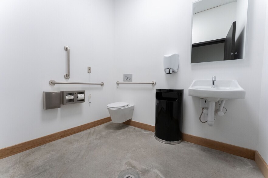 More Photos Of 239-241 Ethan Allen Hwy, Ridgefield Manufacturing For Lease