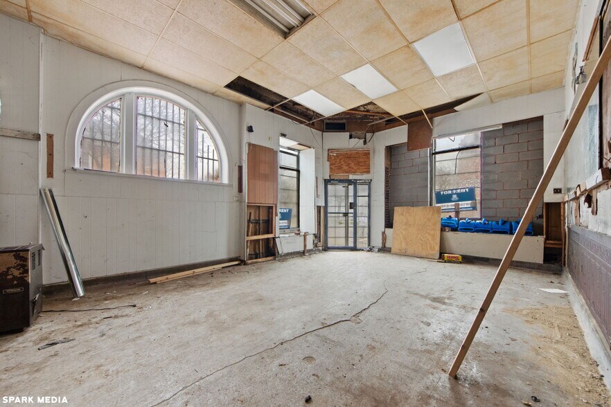 More Photos Of 4800 S Wood St, Chicago Storefront Retail Residential For Sale