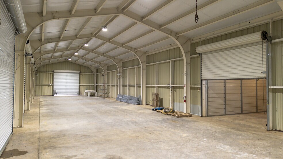 More Photos Of 13046 Highway 105 E, Conroe Industrial For Lease
