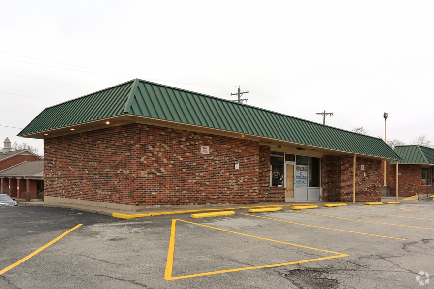 More Photos Of 3417 Grant Line Rd, New Albany Unknown For Lease