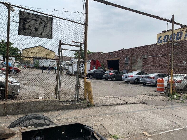 More Photos Of 340-344 Tiffany St, Bronx Land For Sale