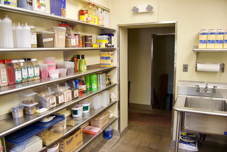 More Photos Of 690-692 State Route 66, Leechburg General Retail For Sale