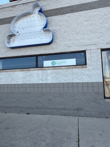 More Photos Of 1812-1816 S Limestone St, Springfield Freestanding For Lease