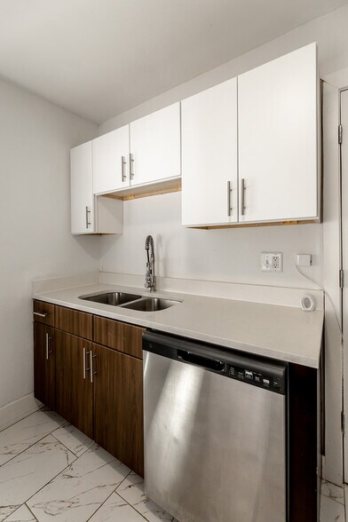 More Photos Of 170 N Hollywood St, Memphis Apartments For Sale
